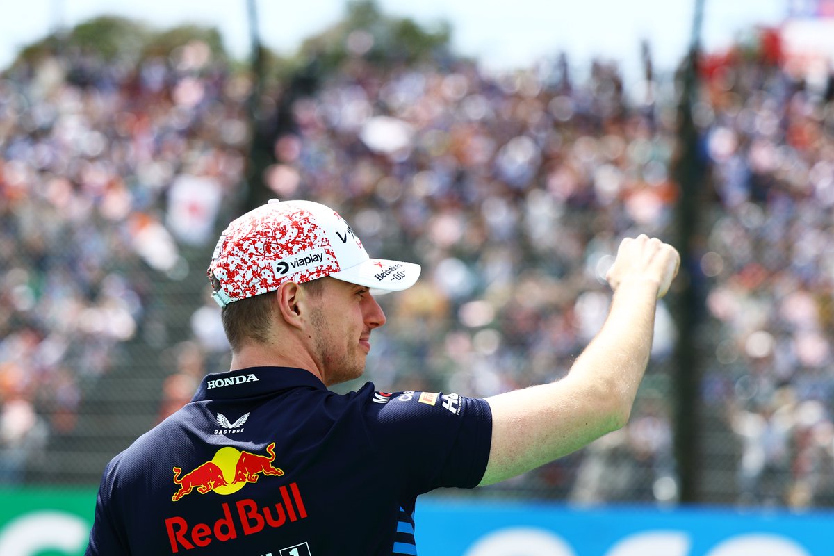 🇯🇵 Very lovely! It’s fantastic to win here in front of all these amazing fans 🙏 A great @redbullracing team result 🤜🤛