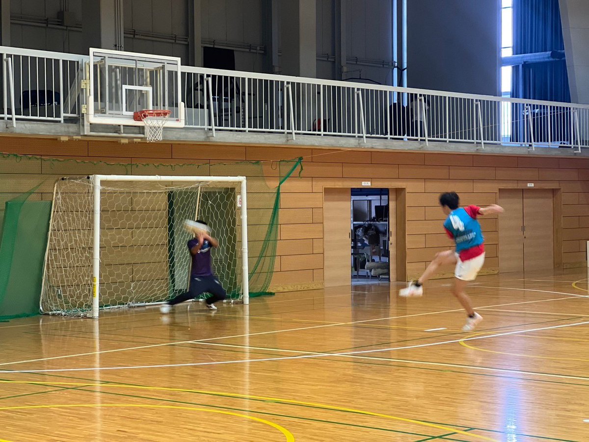 nu_forza's tweet photo. 【新歓フットサル大会2024】
今年の新歓フットサル大会も、たくさんの新入生の方々に参加していただきました！🌸
ご参加いただいた新入生の皆様、本当にありがとうございました！

質問や練習見学・参加についてのご連絡は引き続き受け付けておりますので、お気軽にDMまでお願いいたします！

●見学可能
4/10 (水) 19:00-21:00 @長崎大学総合体育館
●見学・参加可能
4/12 (金) 16:30-18:30 @長崎大学総合体育館

#春から長大
#春から長崎大学
#長崎大学