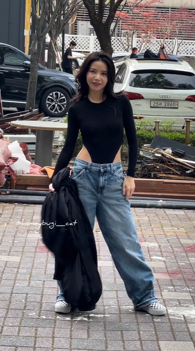 wheeix's tweet image. omygod this look in kim yongsun she’s so fckin attractive