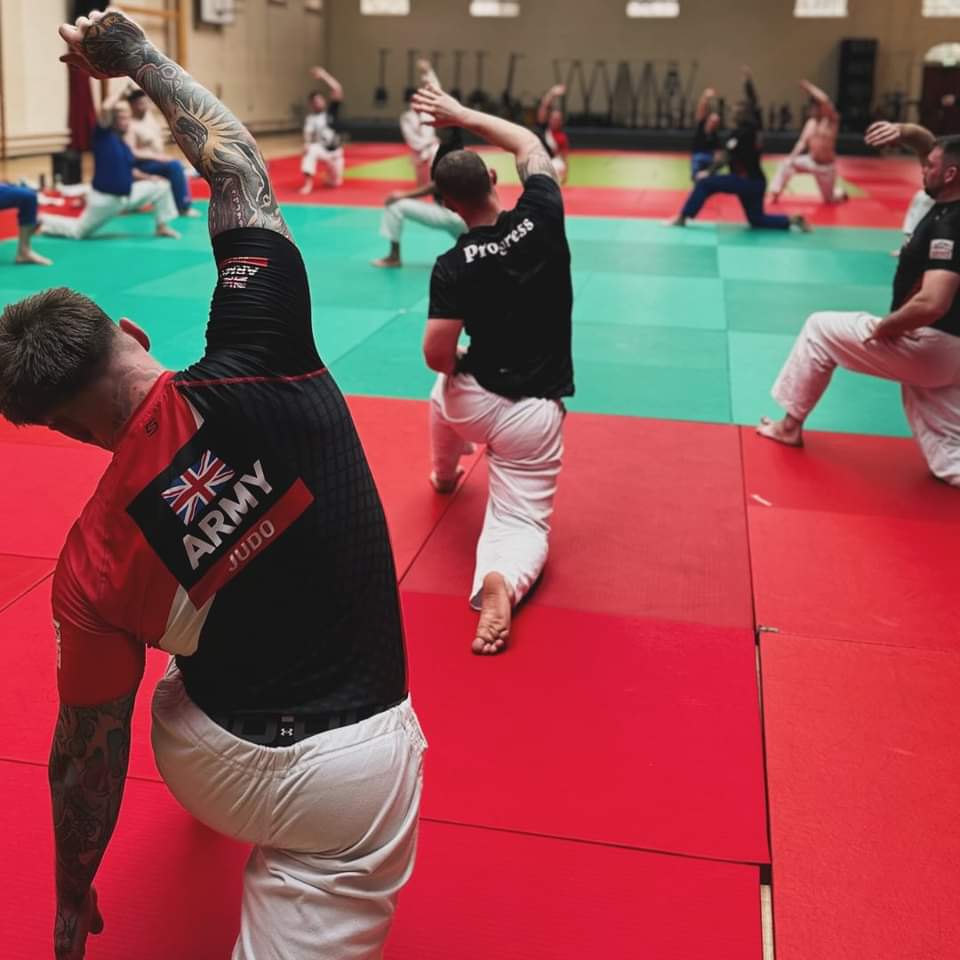 Last week Army Reservists from Ypres Company #thelondonguards based in #kingstonuponthames attended #britisharmyjudo to improve their skillset. All walked away better for it
linktr.ee/londonguards
#claphamjunction #camberwell #kingstonuponthames #hammersmith #armyinlondon