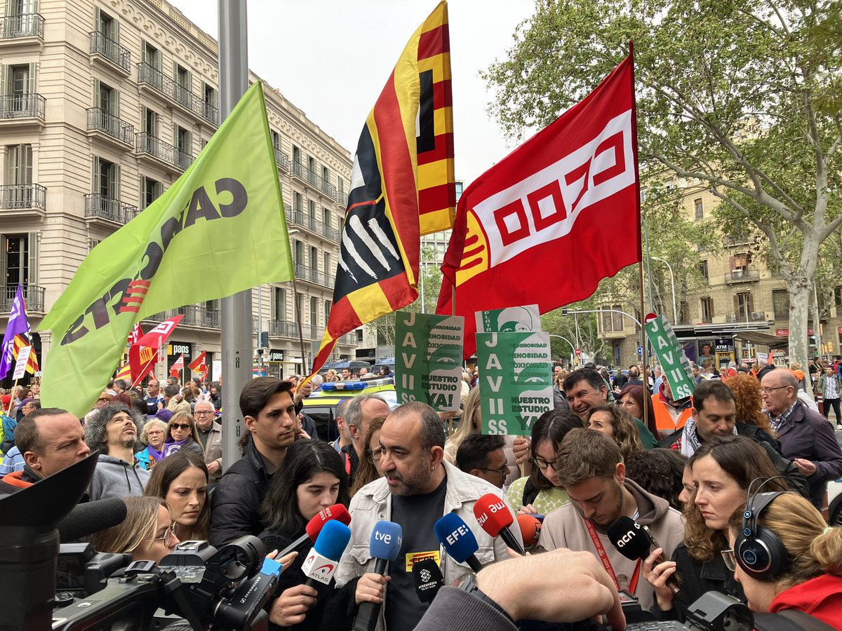 Estem aquí en el dia mundial de la Salut i hem mobilitzat tota la nostra gent perquè si Catalunya té un sistema de salut pública presencial i de gran qualitat és gràcies a l’esforç de les treballadores i treballadors del sistema públic de salut.