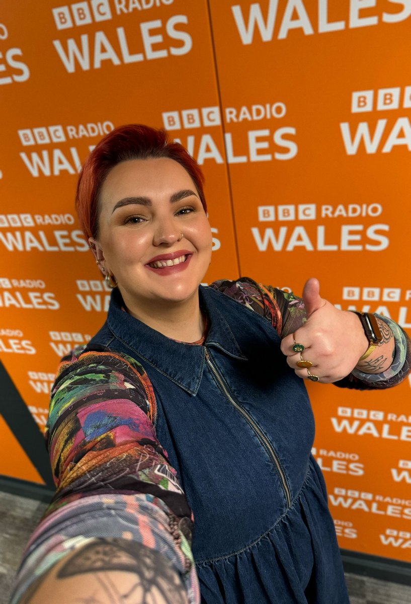 Absolutely BUZZING for my new show today on @BBCRadioWales from 12-3pm! 🧡 Today my guest is the glorious Hannah Grace, singer songwriter extraordinaire with over 15 million streams online who will be singing LIVE for us ✨ Get in touch with your shout outs below ⬇️