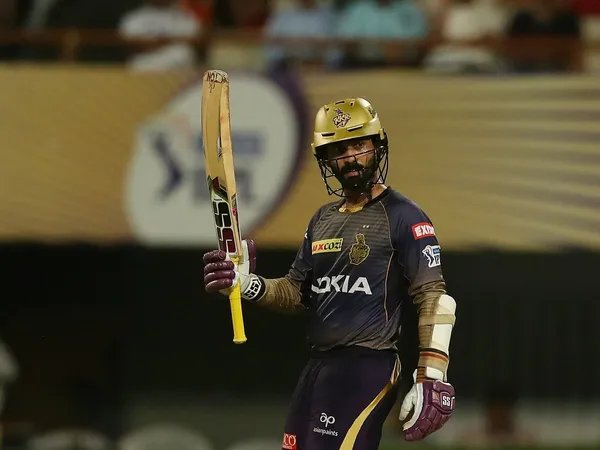 🗣️Dinesh Karthik said 'I have huge respect & love for Shah Rukh Khan & management - they were tough times but they took care of me on a personal level, I am always indebted to them for that'. #KKR 💜💛