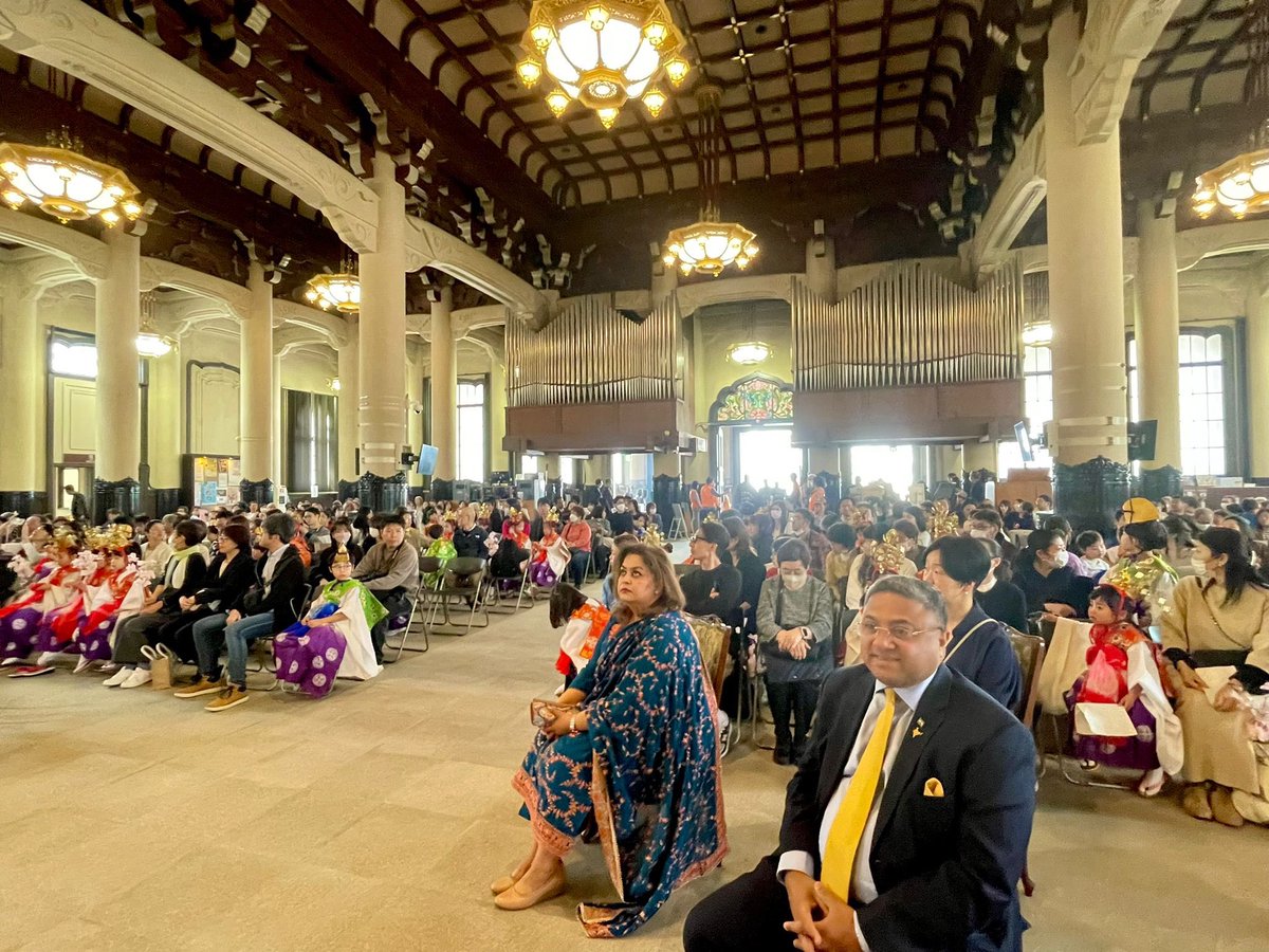 Ambassador @AmbSibiGeorge addressed the gathering on the occasion of Hanamatsuri Festival at Tsukiji Hongwanji Temple in Tokyo celebrating Buddha Poornima. (1/2) #ConnectingHimalayaswithMountFuji