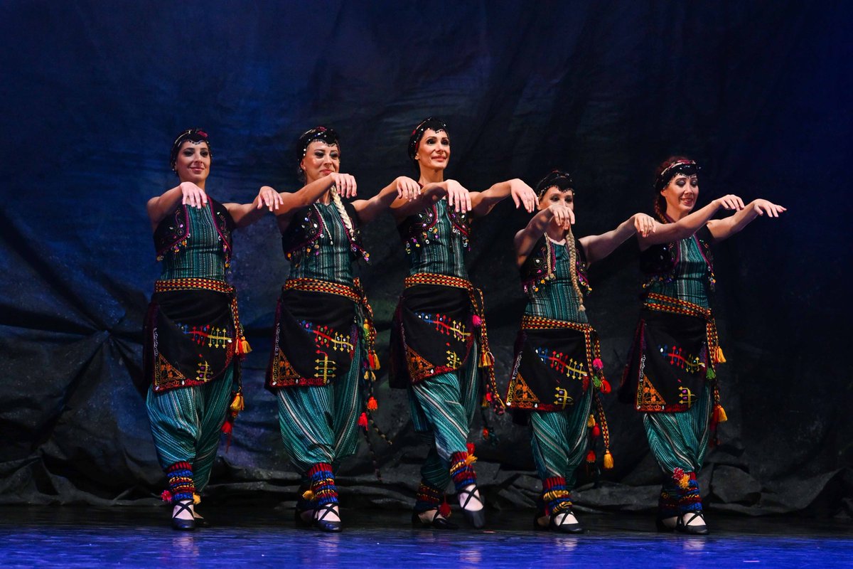 egehaberhatti's tweet image. İzmir Devlet Opera ve Balesi  solist ve dansçıları, türkülerin geleneksel ve modern unsurlarının harmanlandığı Folklorama 2024 Müzikali&apos;nin İzmir prömiyerini gerçekleştirdi.
#İZDOB #solist #dansçı #Folklorama #Müzikali #egehaberhatti #egedegündem #Egedesondakika #aahaber #ajans