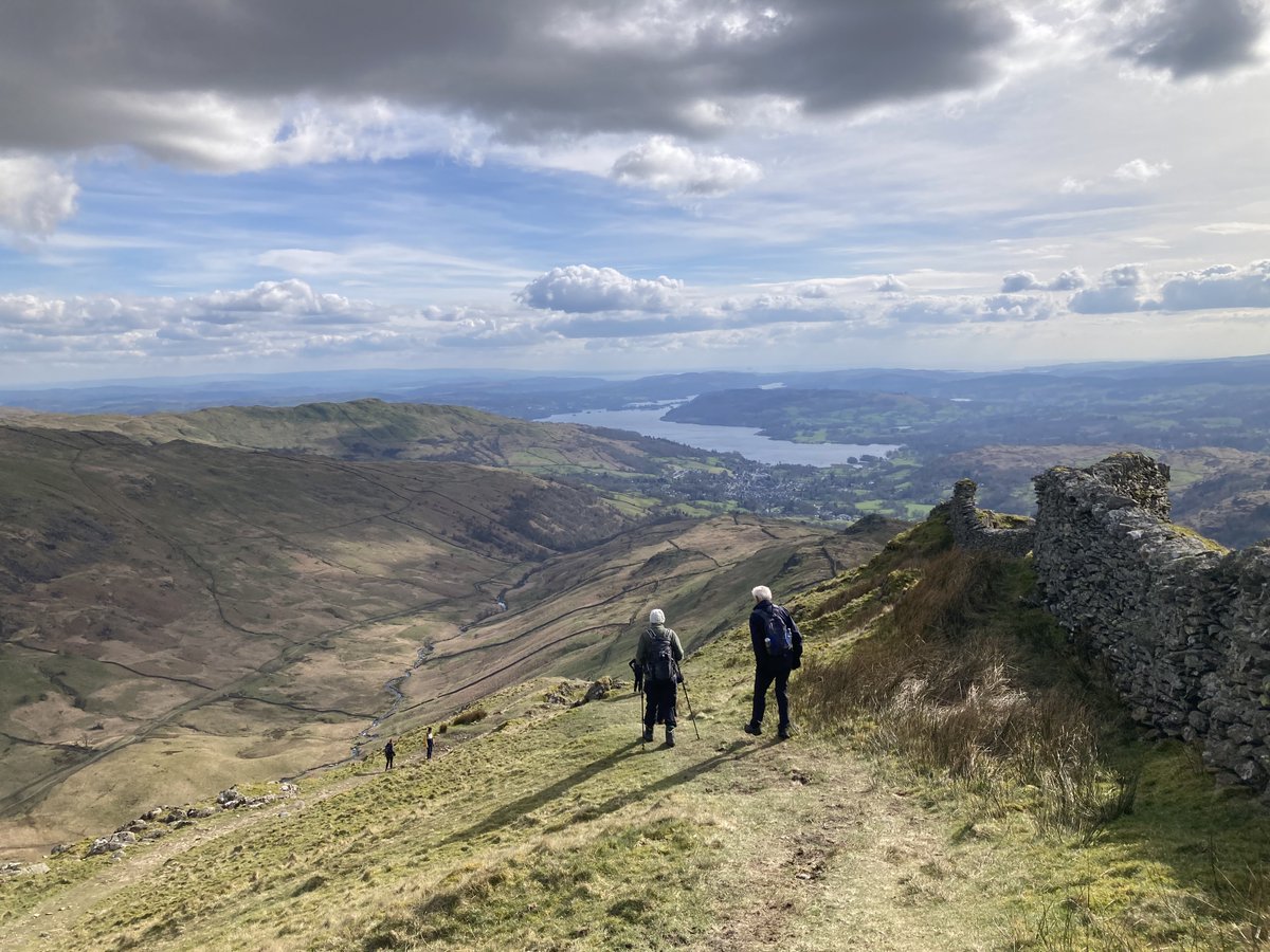 Enjoying fabulous views heading back down to Ambleside. Last week’s wonderful walking to Red Screes and High Pike ⛰️ #LakeDistrict