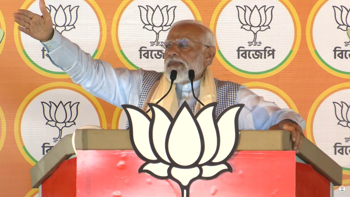 me_locket's tweet photo. Taking everyone along and developing everyone is the real goal of BJP.

This is the resolve of a developed India.

- PM @narendramodi

#ManushAcheModirSonge https://t.co/r4ekmhch5v