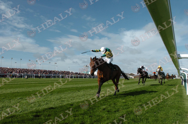 patcashhealy's tweet photo. 🐎 @AintreeRaces  7-April-2005
#fromthearchives #HealyRacing #Memories #OnThisDay #19yearsold
"Foto Island"
O- JP McManus
T- Mouse Morris
J- @AP_McCoy 
(c)https://t.co/voWGTccgic https://t.co/JDxbk3sXxs
