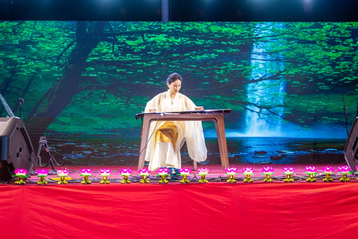 Famous #Guqin player Ms. Lu Ning performed 'Flowing Water' at the #LumbiniPeaceConcert Guqin is one of the oldest-known musical instruments with 3,000 years of history. #LumbiniInternationalPeaceFestival2024 #NepalNOW2024 @Lumbinidtrust @PRCAmbNepal @Mani_Lamichhane