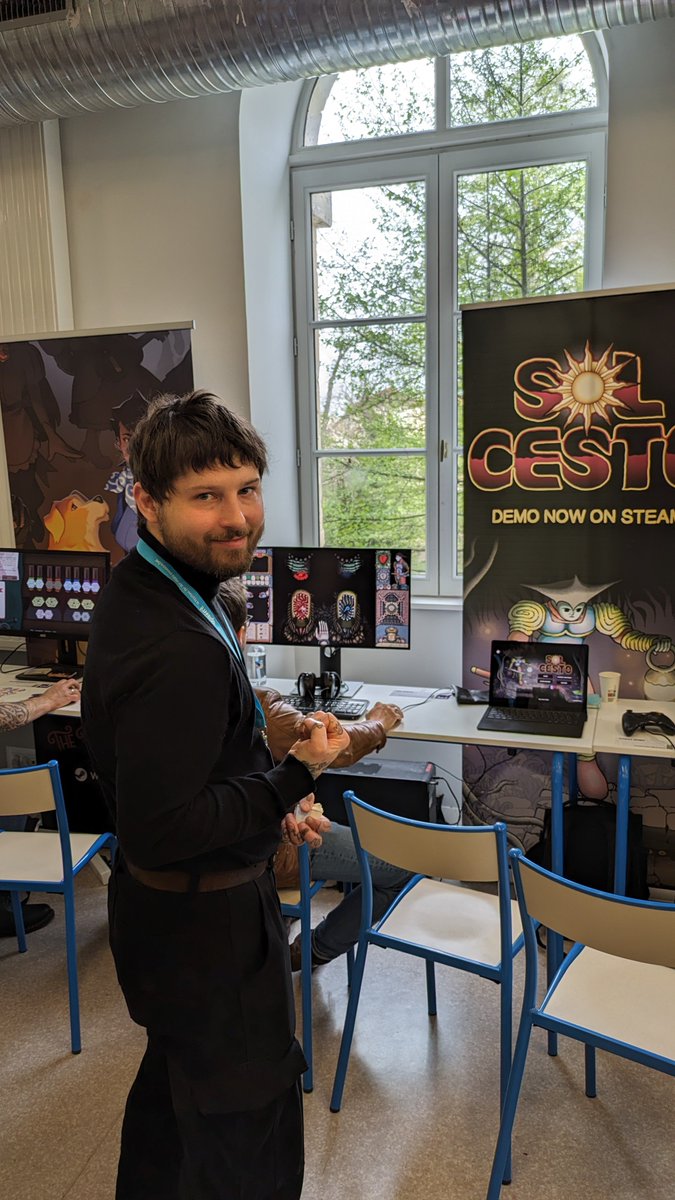 Le festival SPAWN à Angoulême c'était excellent ! Les gens ont bien kiffé notre nouvelle démo de Sol Cesto (pas la même que celle sur Steam). Merci, ça donne de la force pour la suite 🙏
Bonus photo de Chariospirale