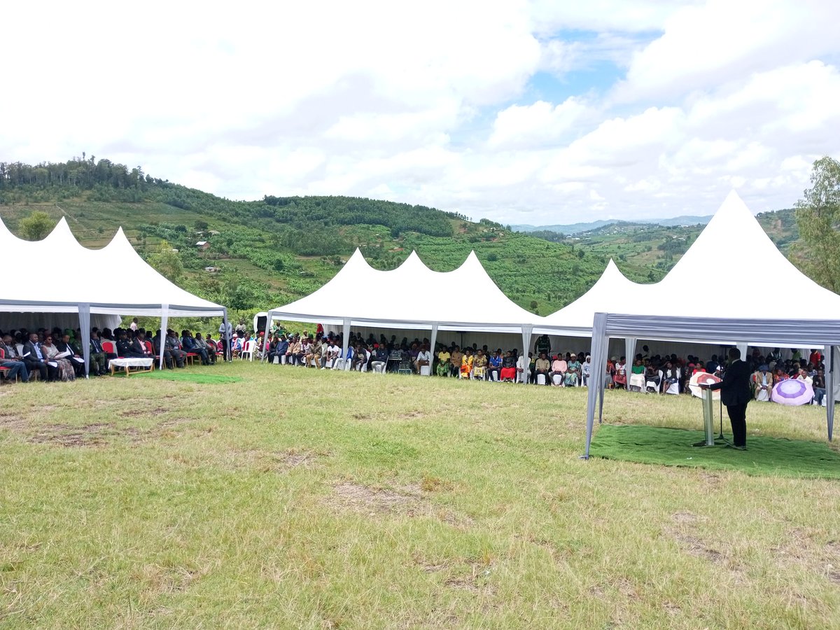 Kwibuka ku nshuro ya 30 Jenoside yakorewe Abatutsi mu 1994 mu gihe cy'iminsi 100 ndetse no gutangiza icyumweru cy'icyunamo ku rwego rw'Akarere ka Nyanza biri kubera mu murenge wa Ntyazo, Akagari ka Cyotamakara ahazwi nk'i Karama ka Shali. <a href="/Erasmen/">Erasme NTAZINDA</a>  #TwibukeTwiyubaka