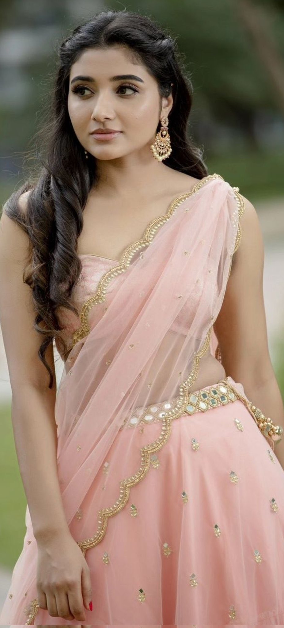 GKjb86jWYAAIhei?format=jpg&name=large