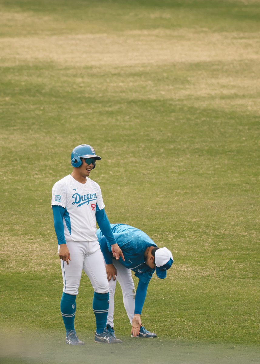 「先生〜こいつなんかやってま〜す」
#カトバヤシ
#加藤翔平　選手
#岡林勇希　選手