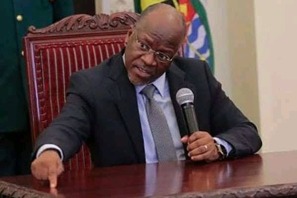ItulaNakashimba's tweet photo. *KTD breathes…*
YoungT: even that day you was breathing so deep finishing the whole oxygen so that I die. ANDIKU LUNDILE??POPYA!!😭😭 https://t.co/xtysPKAGN6
