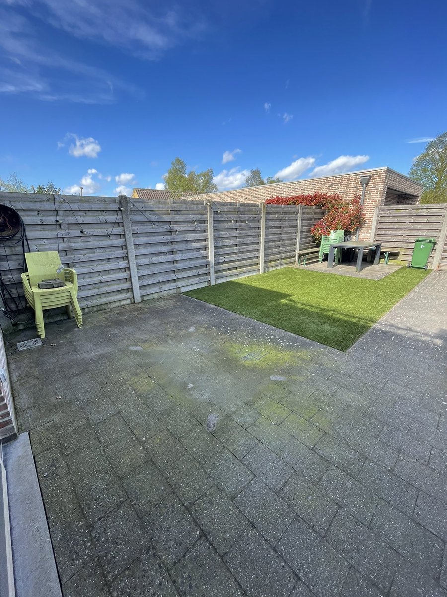 Groene vingers vraag: hoe krijg je het snelst/makkelijkst/minst schadelijk groen en mos van je stenen? #ikwileenproperterras tips voor producten, huis/tuin/keuken oplossing? Zeer welkom!