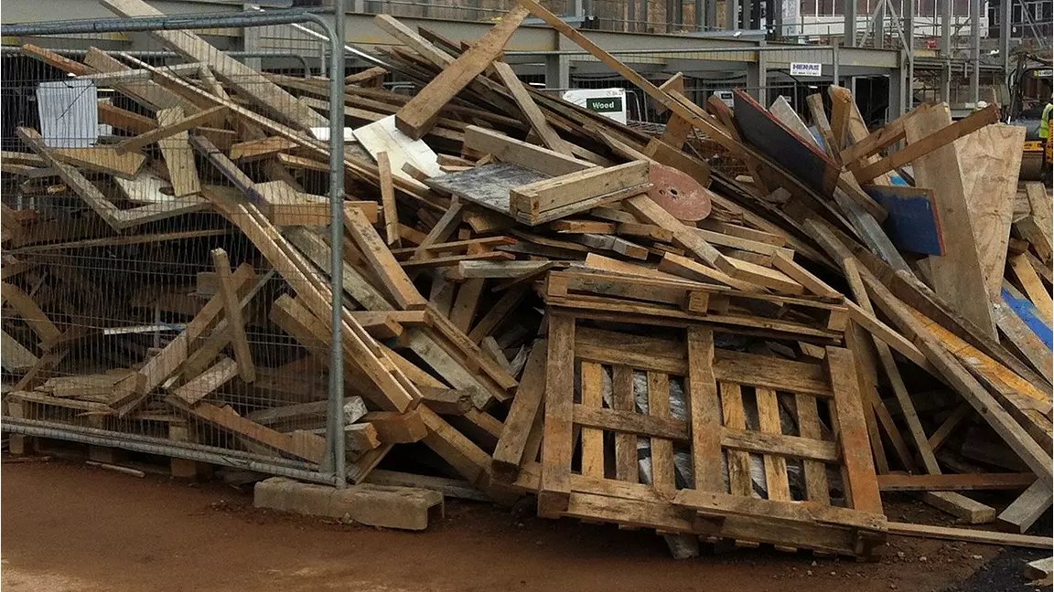 📣 New UK guidance on dealing with waste wood. Are you aware of new guidance about identifying and testing potentially hazardous timbers? Get up to date with #RICSJournals 👇 ms.spr.ly/6019c0TWV