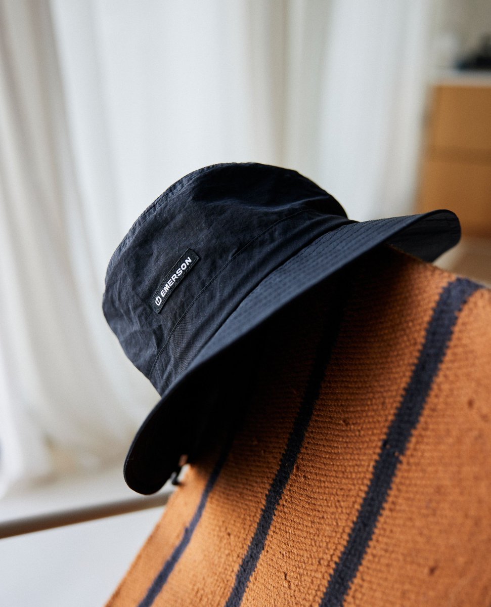Sunny Sunday -Always stay protected!⁠
⁠
#emerson #emersongenius #emersoncompany #keepitsimple #newcollection #spring2023 #sun #safarihat