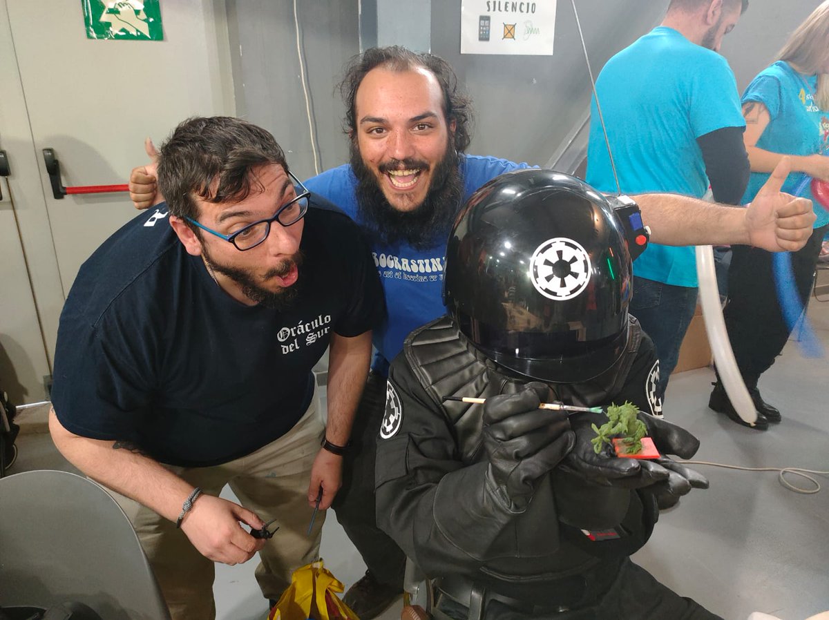 oraculosurparla's tweet photo. Ayer lo pasamos genial junto a @TeaParla grandes momentos vividos. @legion501
Si, ¡eramos los del taller de pintar moñecos!
@Juventud_Parla @AytoParla #parla #Autismo #AutismAcceptanceMonth #PaintingWarhammer https://t.co/nEx26w5XuY