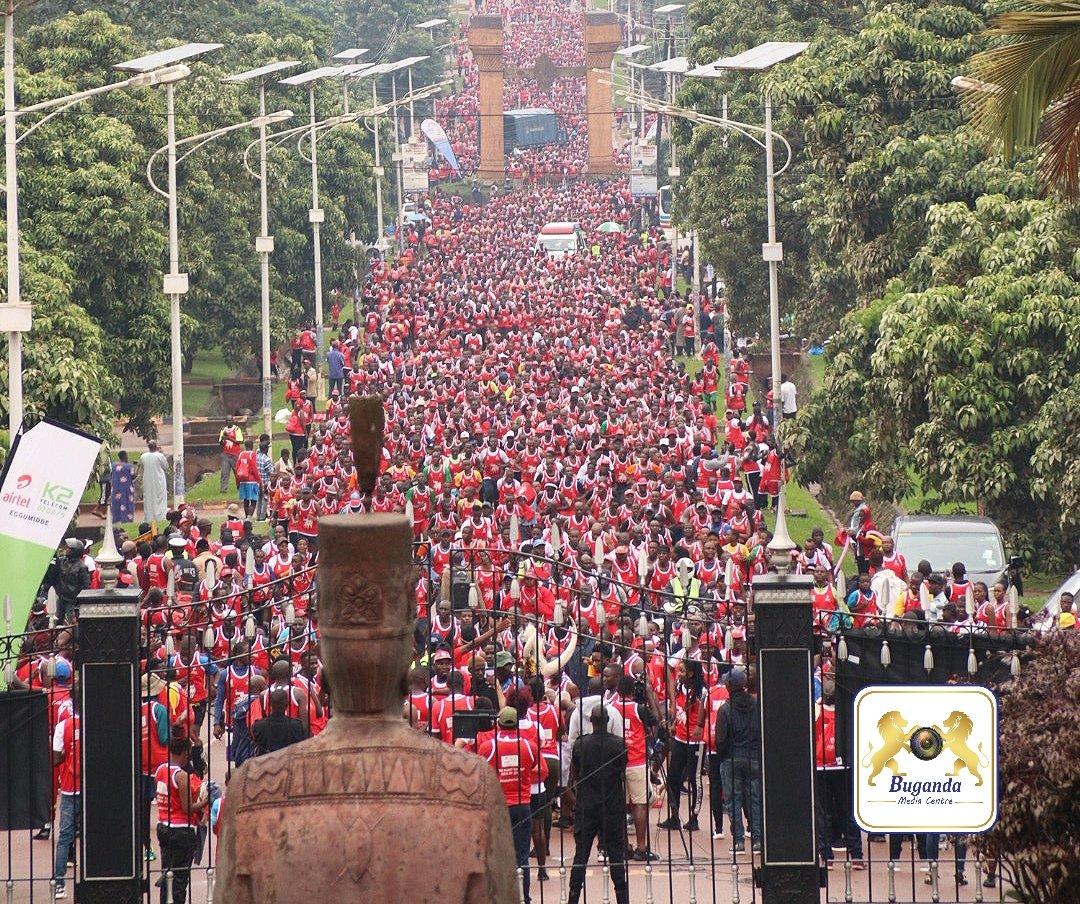 Today's not #SuperBowlSunday, It's #KabakaBirthdayRun2024 in Uganda. 

Meanwhile, Have a nice plantbased  lunch🌱