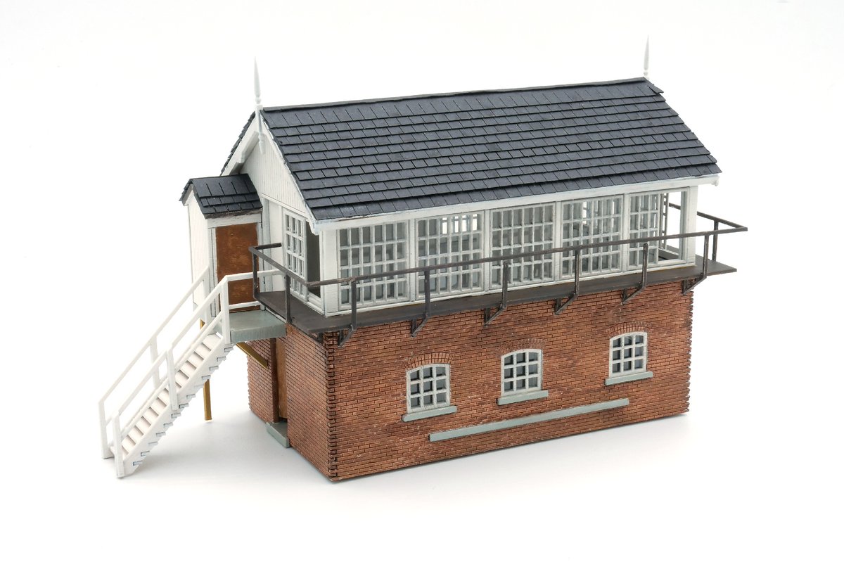 One of 2024’s additions to the PJM Models collection of laser-cut kits available from the Key Model World Shop is this GNR signalbox. Mike Wild explains how he painted the structure in this step by step guide: hubs.ly/Q02rZdxz0