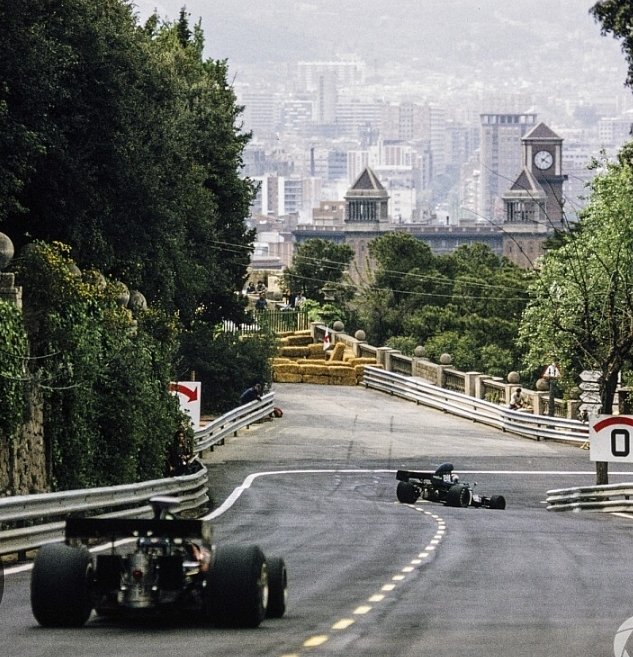 Voler portar de passeig la #f1 als carrers de Barcelona és una irresponsabilitat política i ambiental. No cal competir amb altres ciutats en aquest model econòmic. Un model neoliberal de l'Ajuntament...
Ja n'hi ha prou d'invents!!!