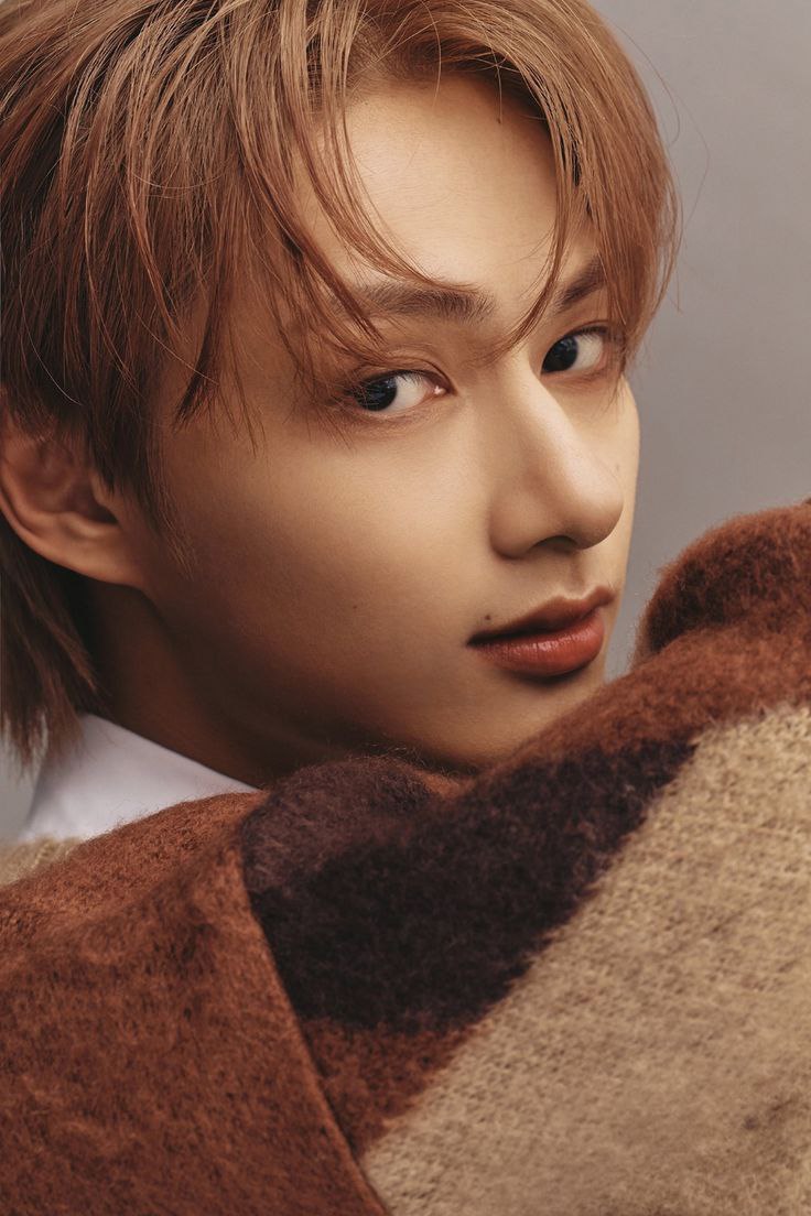 starfess's tweet image. kenalin cowo ini ke sender dong carats! -star