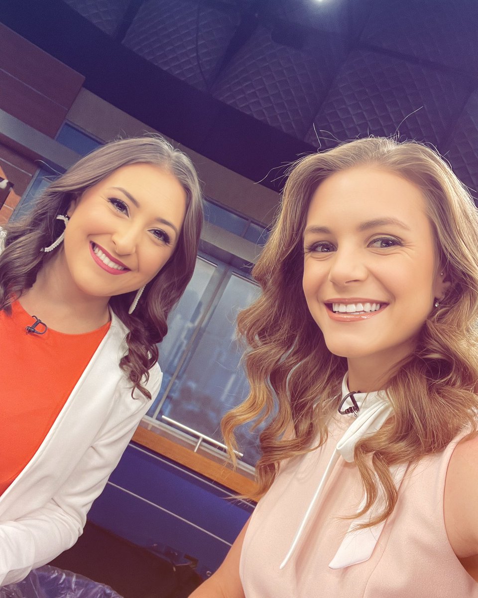 madithemet's tweet image. Good morning! @GinaWSOC9 and I will be on until 8A and then again at 11A and 12P. @JoeBrunoWSOC9 will have a new Political Beat at 11:30 so join us @wsoctv 🌒🌕🌙