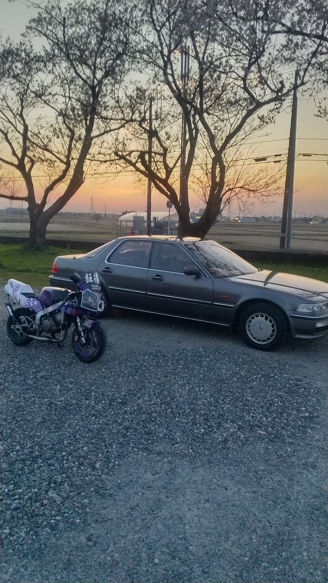 CB_5AI's tweet image. なんと言う事でしょう‼️
メタンコのNSR乗り(次期インスパオーナー)の青年(18)と😊
因みに後ろは桜になります。😅
#新潟県
#新発田市
#CB5
#ACCORDINSPIRE
#CC2
#INSPIRE