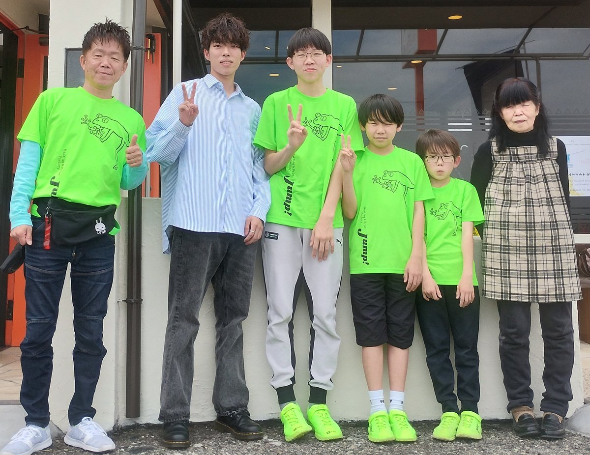 Orphnoch's tweet photo. 特別なこの日にどうしてもスタートしたいというワガママな新店舗イベント、おかげさまで大成功でした🥪
レアな3世代写真も撮れて大大大満足&感謝です😊
#おさんぽまーと
#cafeTRIANGLE
#とらいあんぐる
#カフェとらいあんぐる
#イベント
#Jump!
#アクセル有限会社
#新たなスタート
#大切な人に届け https://t.co/Hq9mHS1kHj