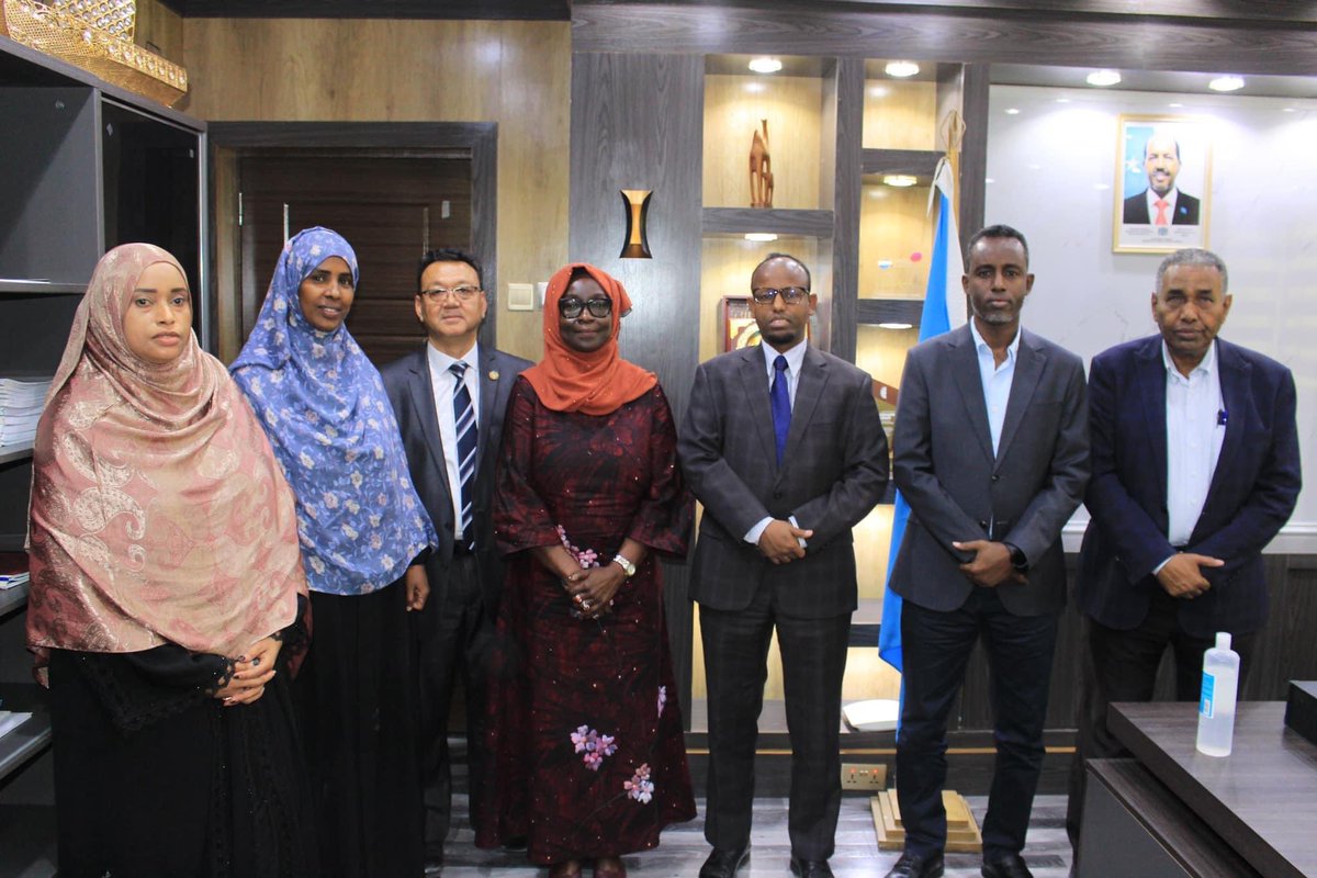 Somali Health Minister @DrAliHajiadam had a productive meeting with Dr. Mary Otieno, the acting UNFPA Country Director, on a courtesy visit at MoH HQ. They discussed UNFPA's crucial health mission in the countryside and explored opportunities for collaboration.