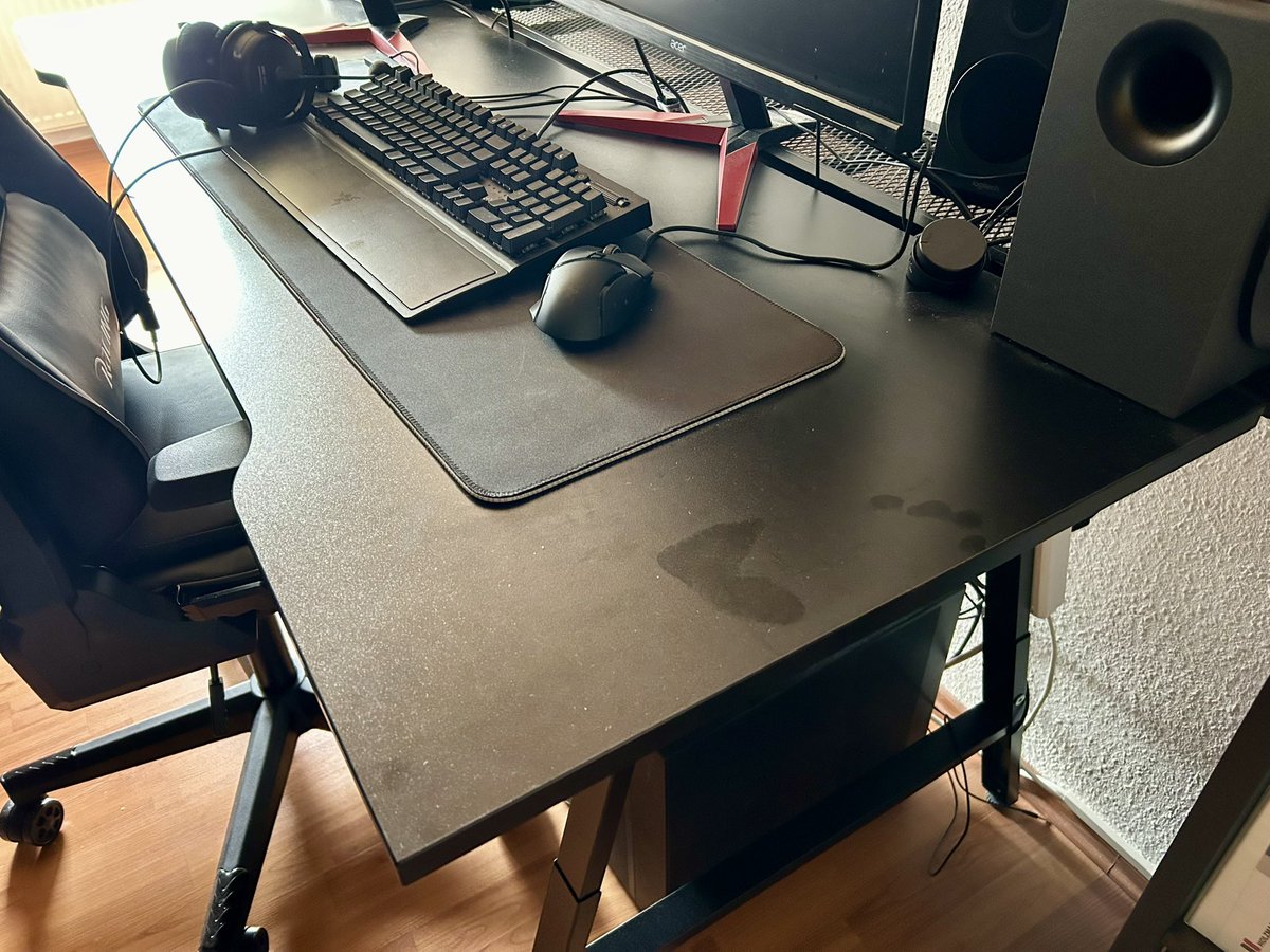 I think there‘s a monster in your house <a href="/PupGyro/">𝘿𝙧𝙤𝙣𝙚 𝙂.𝟵𝟲</a>.