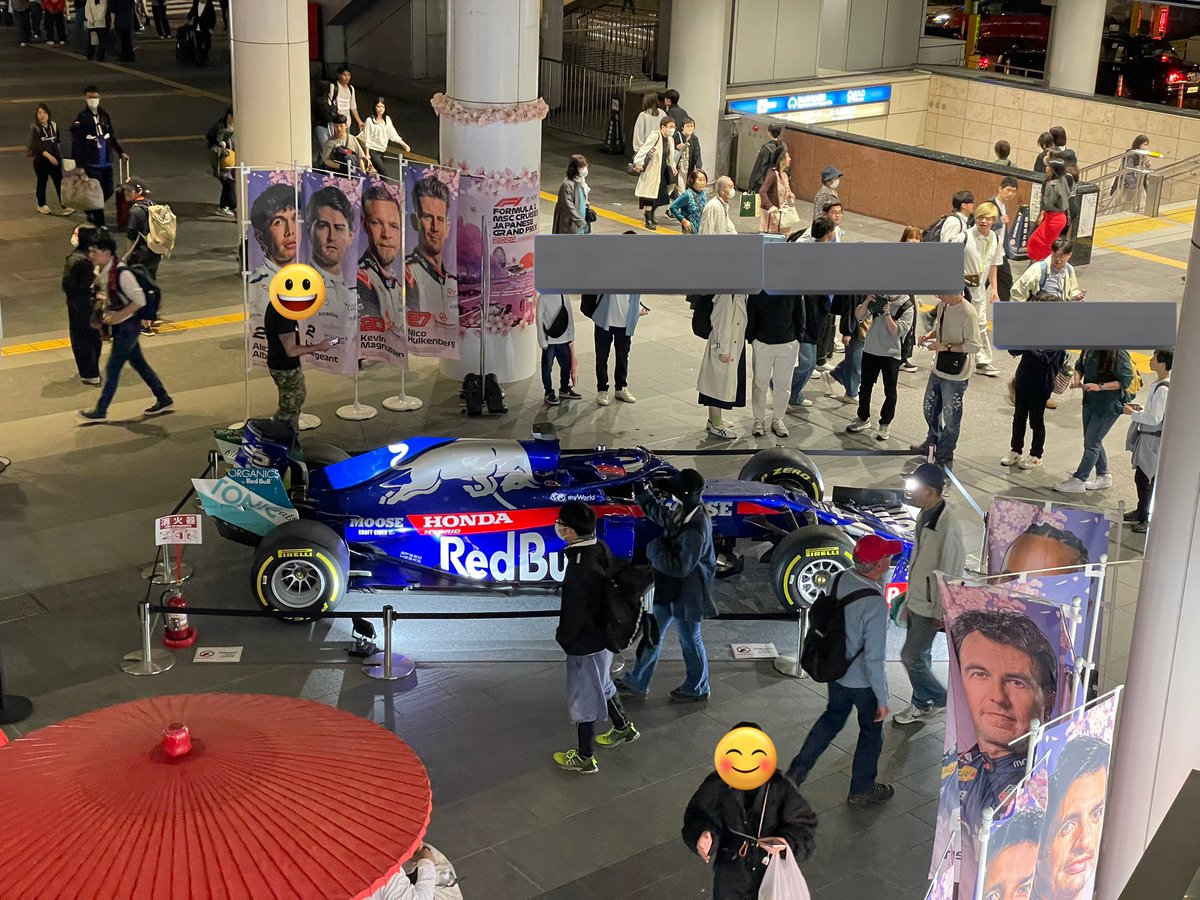 k999_Yahata's tweet photo. 名古屋駅を通っていたら2019年のF1カー #STR14 が展示されていました
その頃はDAZNでF1観戦していたので会えて嬉しいです
そして、カッコいい! https://t.co/h56qQcPIf1