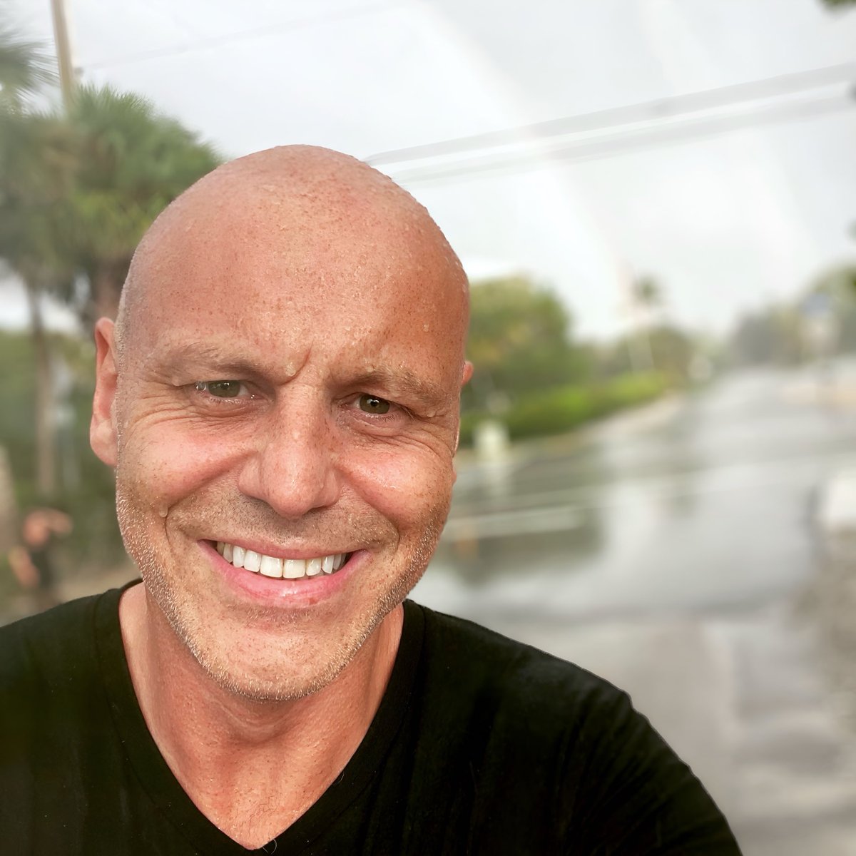 BradBurton's tweet image. Life’s too short for regrets.
If today was your last day on this Earth.

What would you wished you’d have said and to whom?

Maybe your words would fix bridges, heal wounds, offer peace. 

Do that. 
Today.

Why wait?

Motivational. 🔆
Leader. 🦁

#ComplexMadeSimple 🔅🦁