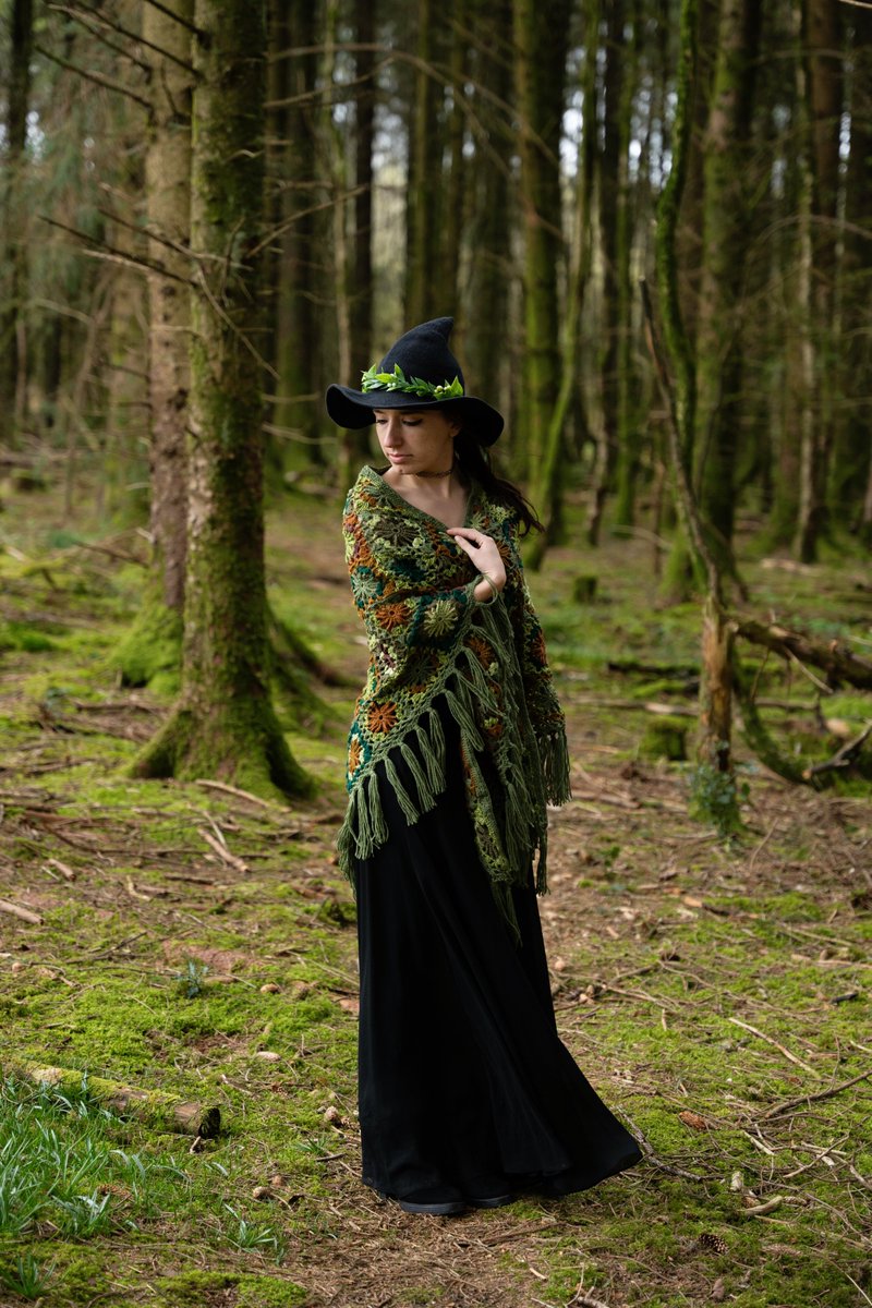 Lovingly handcrafted shawls for Beltane 🌿🌞🌳🌼

magpieinthemoonlight.etsy.com

#beltane #beltaneiscoming #greenwitch #greenmagic #greenmagick #daisies #forestwitch #hedgewitch #paganlife #paganwitch #somersetwitch