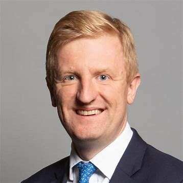 dave43law's tweet photo. ๐จWHO ARE THEY HIDING๐จ
BBC flagship politics programme FAILED to raise WRAGG story - despite national security implications around several MPs
THERE is a big name involved here
Yet Lammy gets questioned about Rayners possible ยฃ1k tax fail a decade ago
#ToriesOut640 #Sunackered https://t.co/zPCxGNMSeF