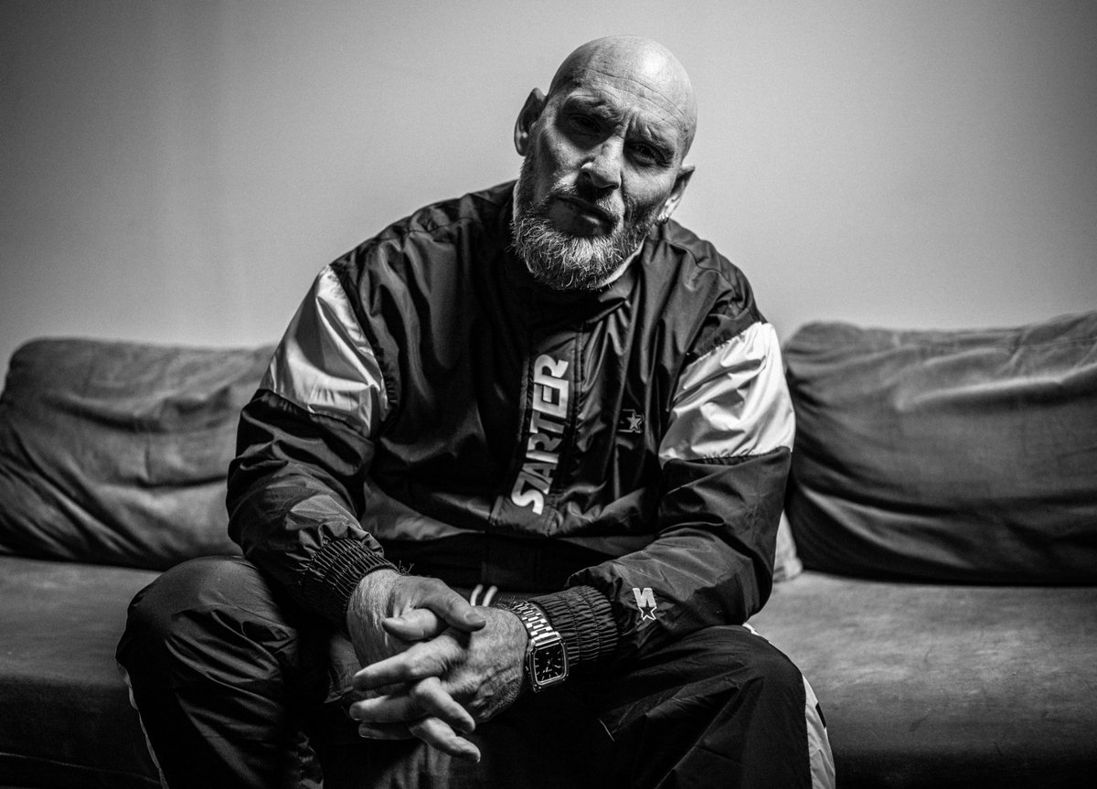 Fallait que je pose des larmes où j’ai posé ma paire de yeuk.
Je n’ai pas gagné de l’argent, mais j’apprends à perdre mieux qu’eux..
.
Nouvel album en construction fooort !