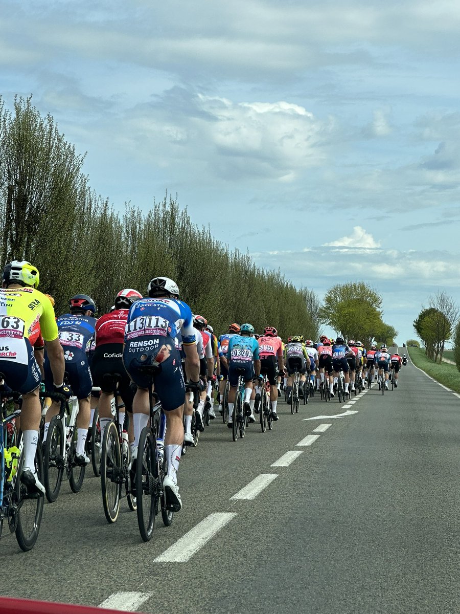 A first (and hopefully last) crash. Quite a few riders hit the deck including Tim Merlier @parisroubaix #parisroubaix