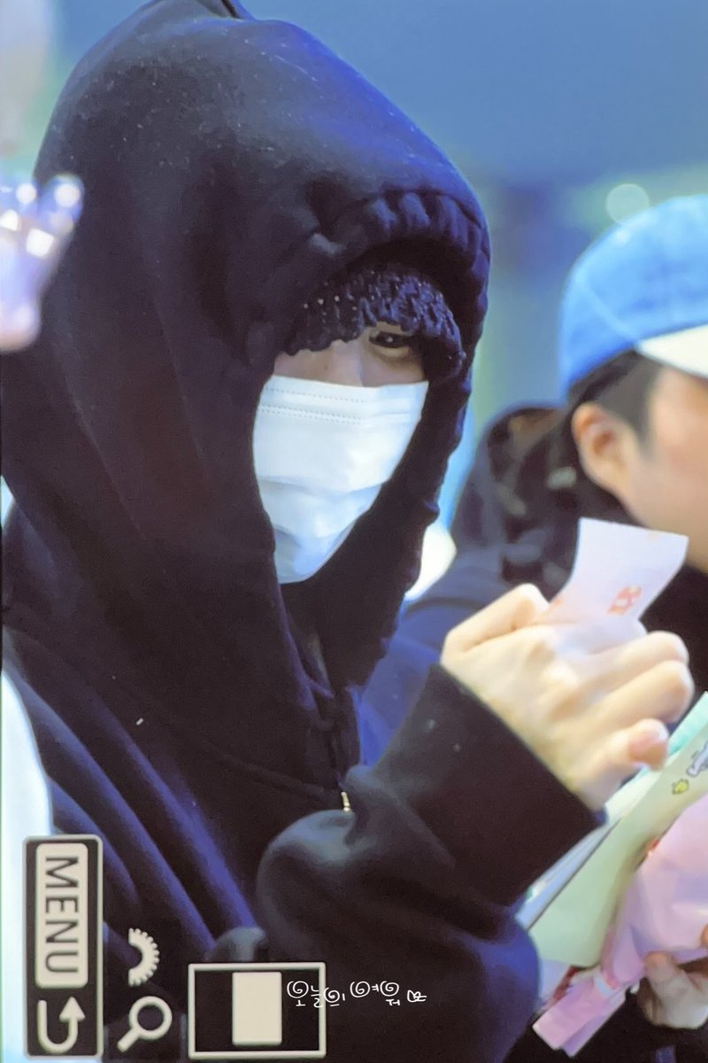 firstrabbit922's tweet photo. 240407 ICN 입국 나연이🐰🩵

#TWICE #nayeon #트와이스 #나연 #ナヨン https://t.co/PUjfbPQiwN