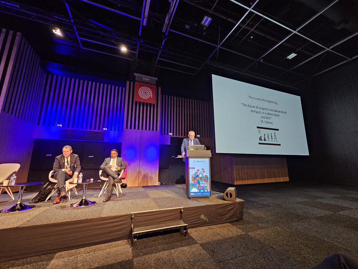 AlbertoBreda1's tweet image. @EAU24 @ERUSrobotics section meeting, exiting and well attended, #telesurgery #newrobots #challanging cases.