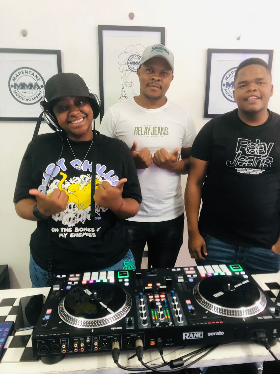 disco_felix's tweet photo. 📍 Mapentane music academy 🔌💯💯💯🔥 https://t.co/oVPCMAvRvg