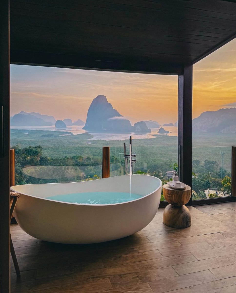 Imagine take a bath here