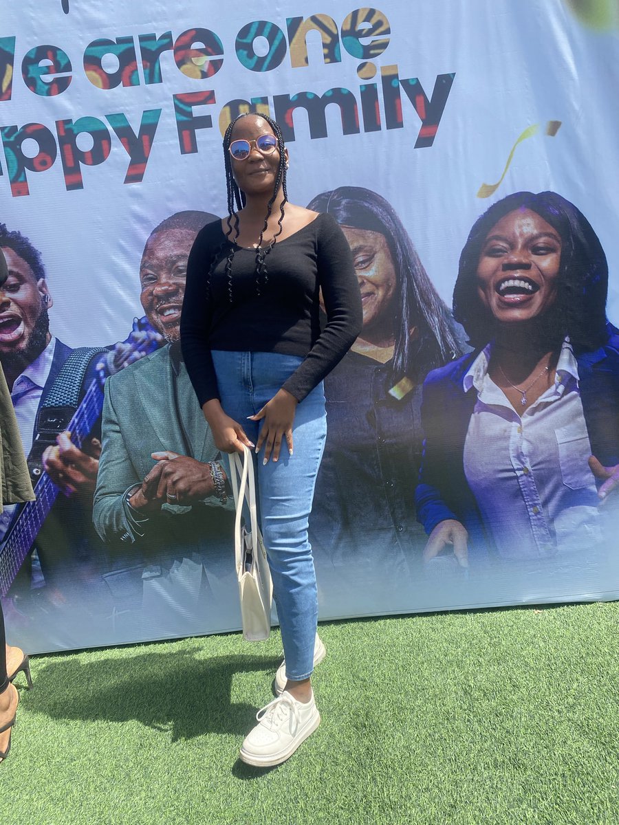 sapphire_nifemi's tweet photo. Drop your Sunday pictures my people.
I go first.
Frame 4 is my real face 😂😂😂😂
Best dressed win $2
"RT and reply with picture."
Then always use the #JUJUPUNTERTHEGOAT #TERRYPERRY #SISU #450k https://t.co/bDql2lQxMi
