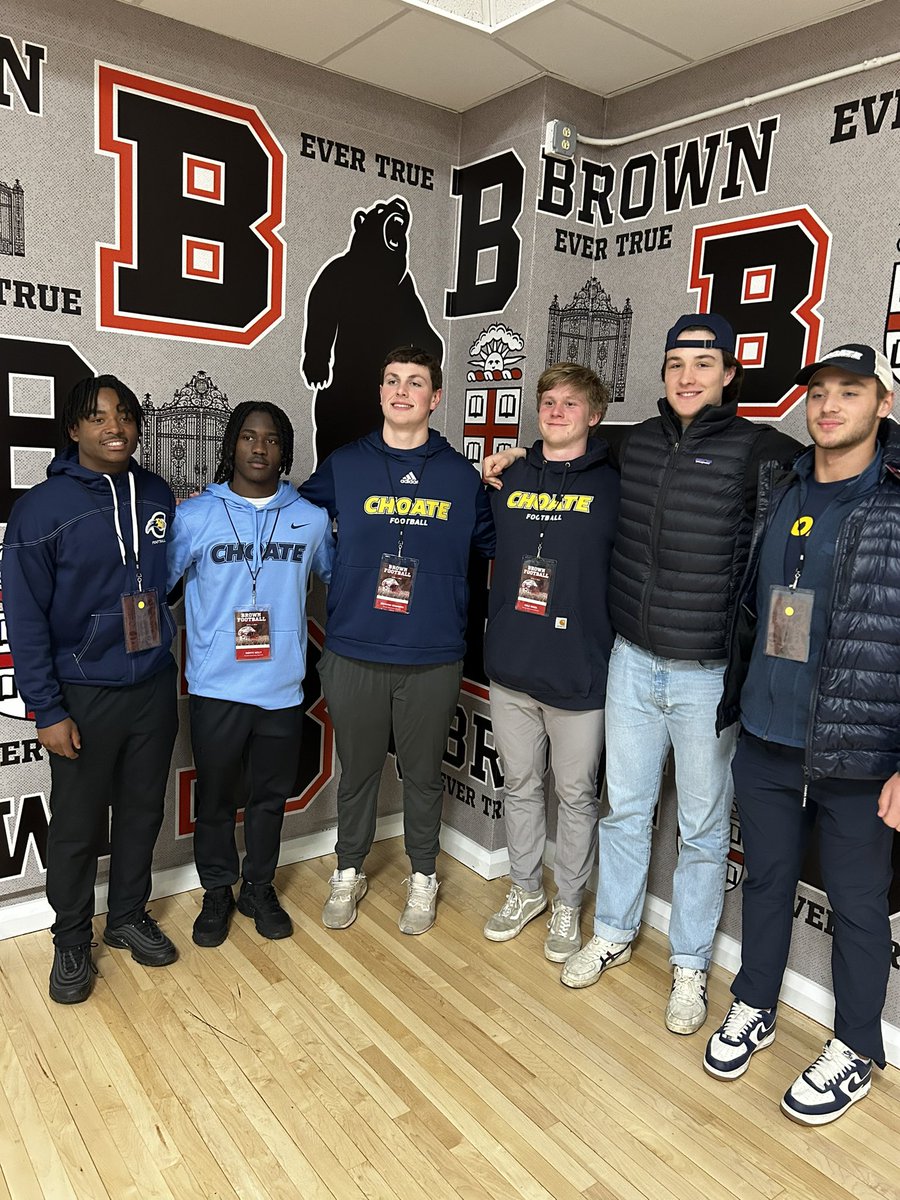 Thanks @CoachW_Edwards and @BrownU_Football for the hospitality yesterday @ColeSiegel2 @paschoko1 @Jeremiah2322 @GrahamEdwards78 @JordanGonz25 @dontekelly_