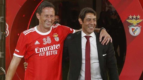 Vejo pessoas a querer mudar o treinador e presidente após o uma época onde o antigo presidente foi preso e com o plantel em lastimas fomos campeões, e outra época onde estamos para acabar em segundo e com uma campanha europeia até decente.

Desculpem, mas isto só no Benfica