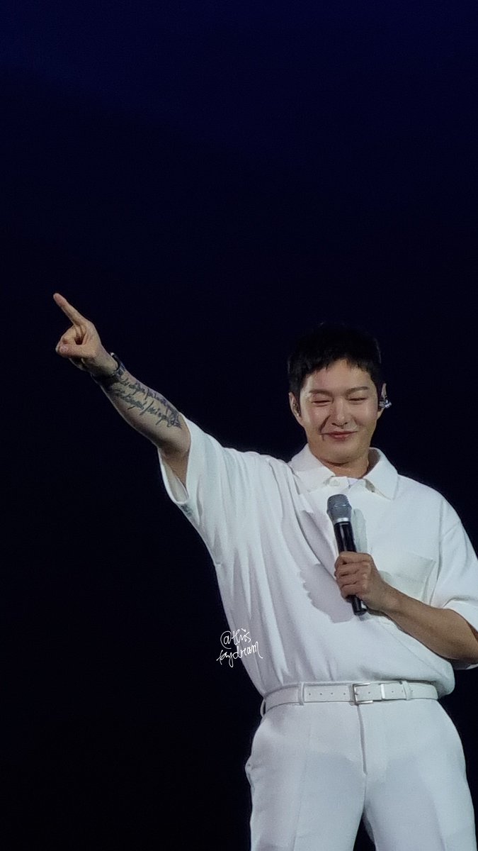 thistaydream's tweet image. 240407

lee changsub 😭😭 right in front of me 😭😭😭😭

#비투비 #BTOB
#이창섭 #CHANGSUB
#BTOB_OurDream_Manila