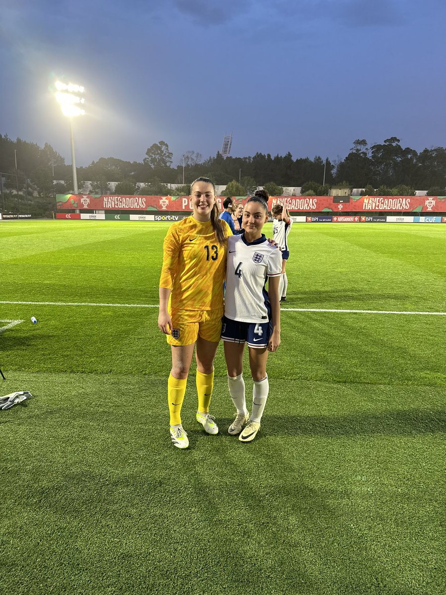 Smiles all around as England u19s beat Portugal in their
#WU19EURO qualifiers to secure their place at the finals in Lithuania !