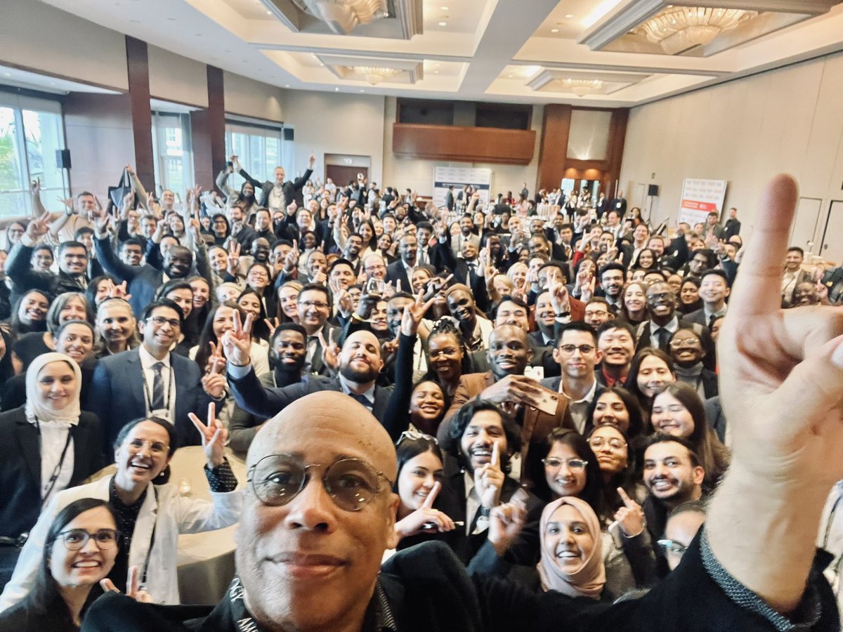 #ACC24 Behold 400 aspiring cardiologists that identify as either Black, Hispanic, Native American, women, or LGBTQ: the most underrepresented groups in cardiology. Eliminating 🫀 disparities will require a diverse group of cardiologists. @ACCinTouch @ABCardio1 @AHAScience