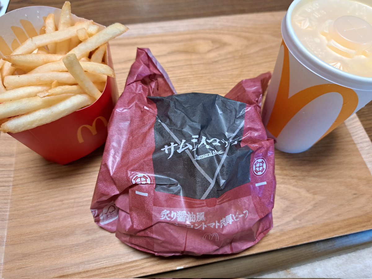 mappy0308's tweet photo. ちょうど今日、初めてサムライマック食べたところ😊仁くんがCMやってなかったらずっと知らないままだったかも。
#サムライマック
#赤西仁
#つぶれない店 https://t.co/nQS4WIsaM2