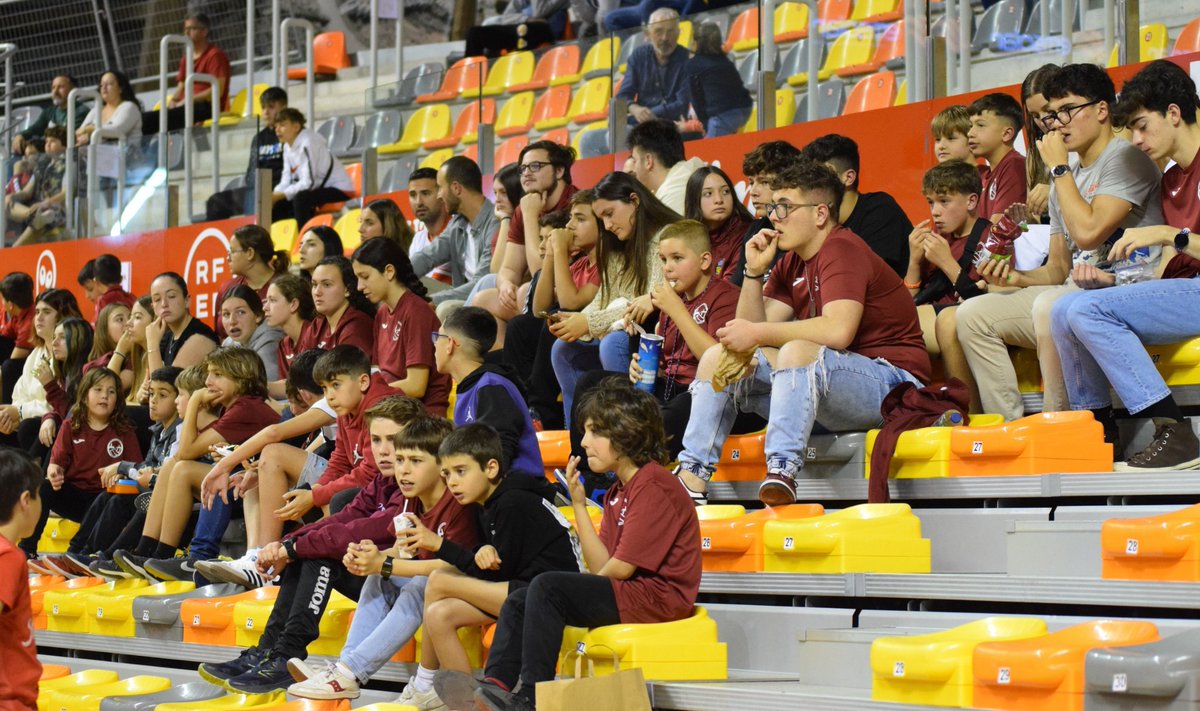 JimbeeCartagena's tweet photo. 🔛🤩 Ayer dimos comienzo al proyecto 'Jimbee Sports'

🤽🏼‍♂️🏓 El @CWCarthago y el @CDTMCartagena, primeros invitados para disfrutar del partido ante Peñíscola FS.

¡Gracias por venir y animarnos! 🫶🏼

#JimbeeSports https://t.co/pBFz6GQl04
