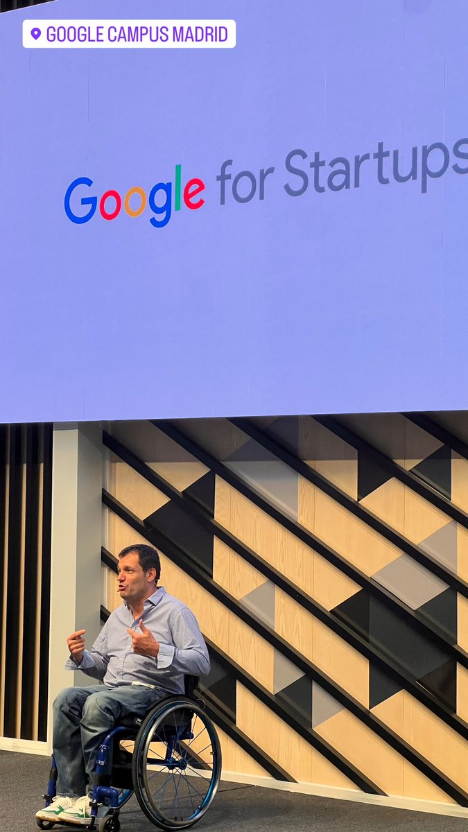 Conferencias que me gustan pero especialmente me gustaría felicitar @GoogleES por la manera que vi trabajar a sus “jef@s”entre sus grupos internos de trabajo. Valores, ayuda, tod@s iguales, … me quedé encantado del trato que dais y recibís con vuestros trabajadores ✌️🔝👏👏👏